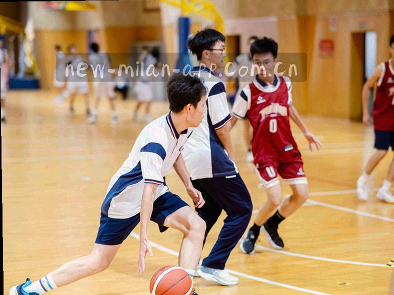 实时联赛数据折线图，覆盖赛程与积分变化